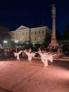 Gli studenti del Liceo Coreutico protagonisti a Gorizia con “Incontro”, una coreografia che celebra il dialogo tra culture e diversità.