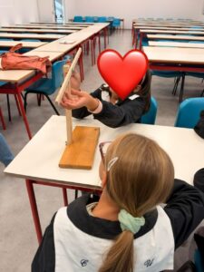 Immagine classi quarte della Primaria al Festival Collega-Menti